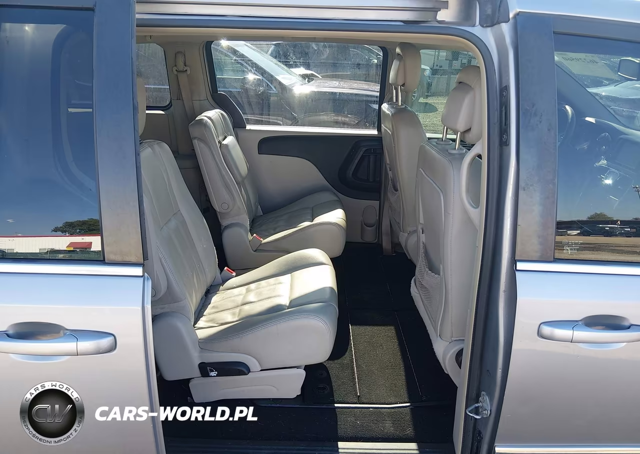2013 Chrysler Town & Country Touring VIN:2C4RC1BG7DR555182 - 8
