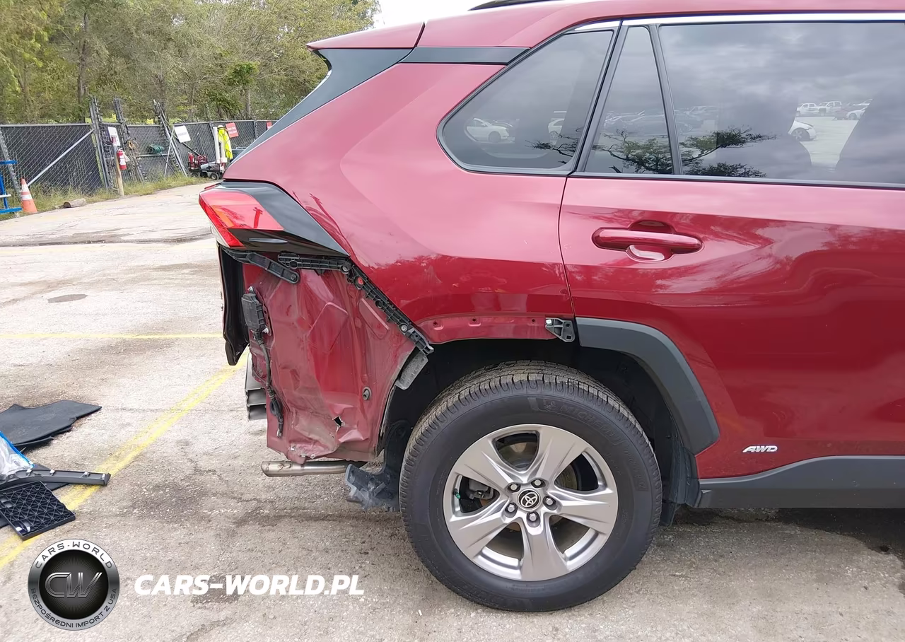 2022 Toyota Rav4 Hybrid Xle VIN:2T3RWRFV1NW140932 - 18