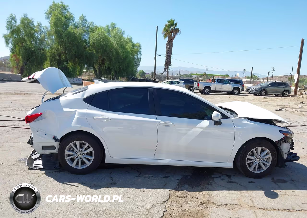 2026 Toyota Camry Le VIN:4T1DAACK8TU269891 - 13