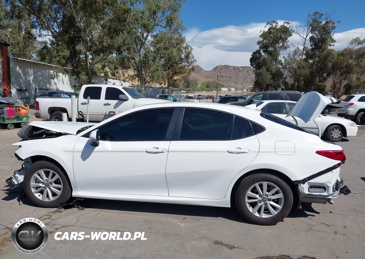 2026 Toyota Camry Le VIN:4T1DAACK8TU269891 - 14