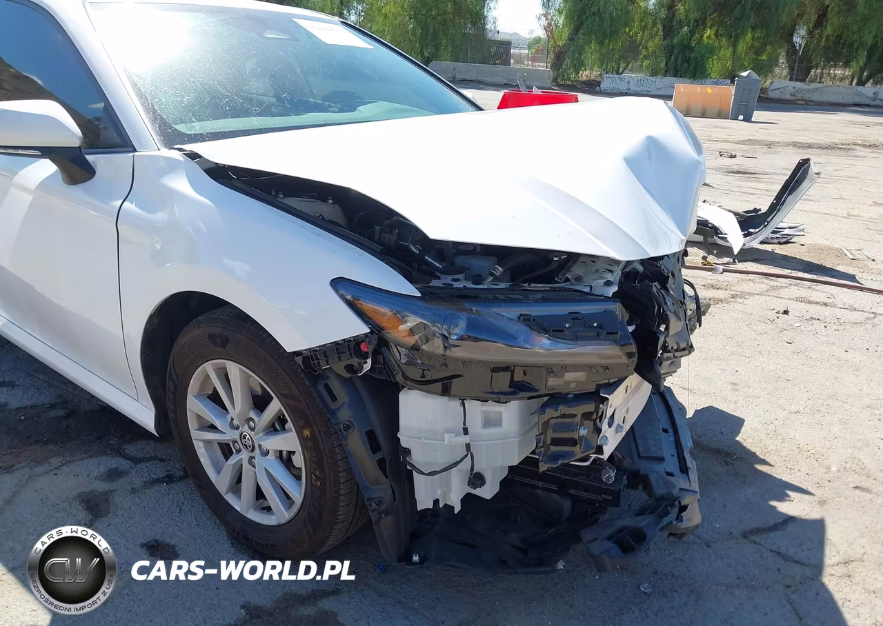 2026 Toyota Camry Le VIN:4T1DAACK8TU269891 - 18