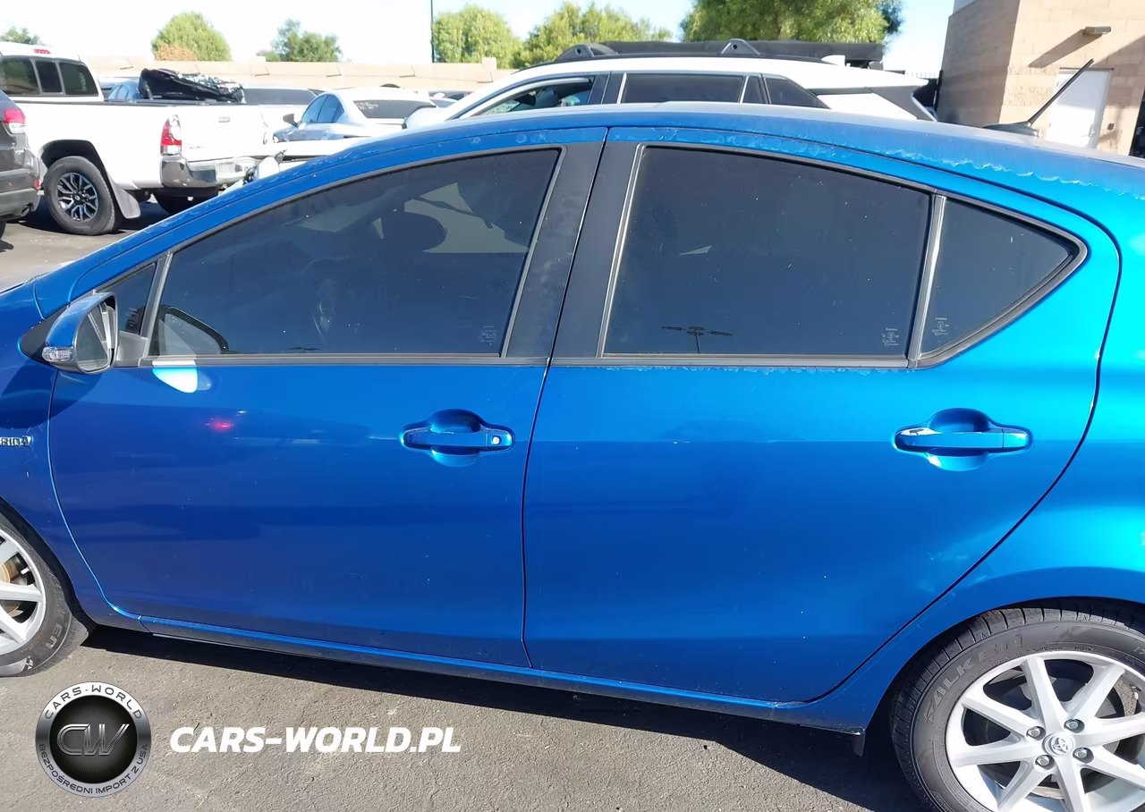 2013 Toyota Prius C Four VIN:JTDKDTB39D1043340 - 15