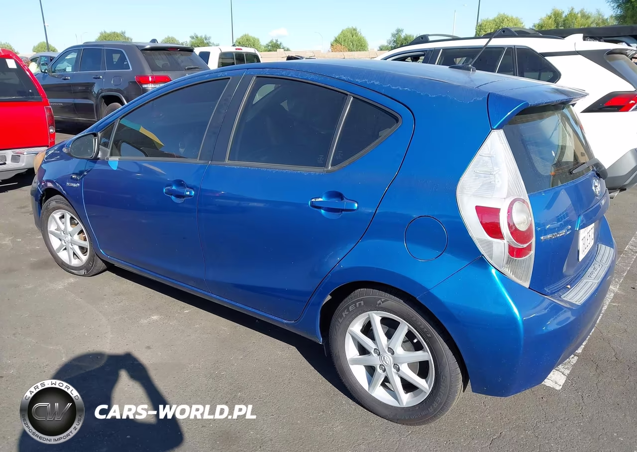 2013 Toyota Prius C Four VIN:JTDKDTB39D1043340 - 3