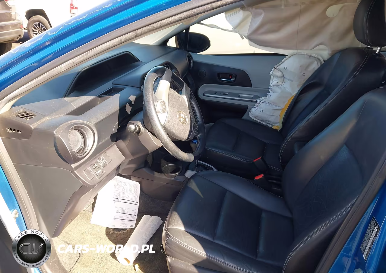 2013 Toyota Prius C Four VIN:JTDKDTB39D1043340 - 5