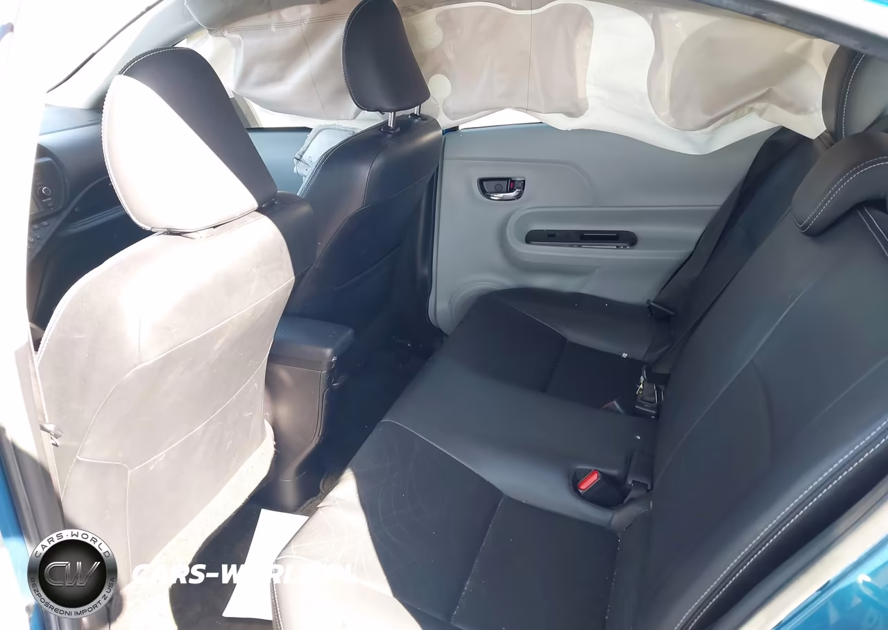 2013 Toyota Prius C Four VIN:JTDKDTB39D1043340 - 8