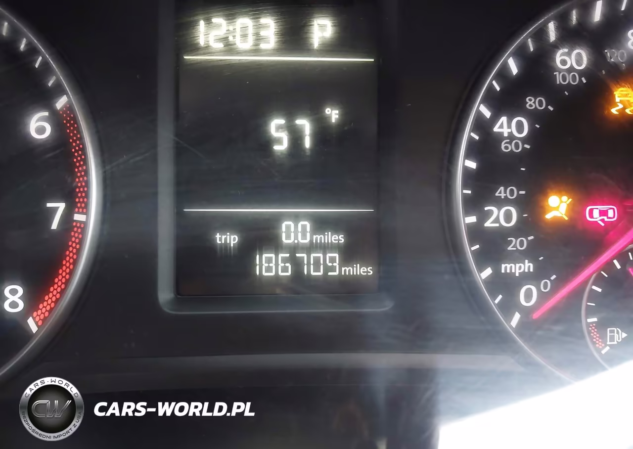 2014 Volkswagen Passat 1.8T Wolfsburg Edition VIN:1VWAT7A37EC114979 - 15