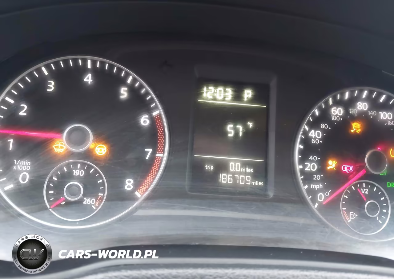 2014 Volkswagen Passat 1.8T Wolfsburg Edition VIN:1VWAT7A37EC114979 - 7