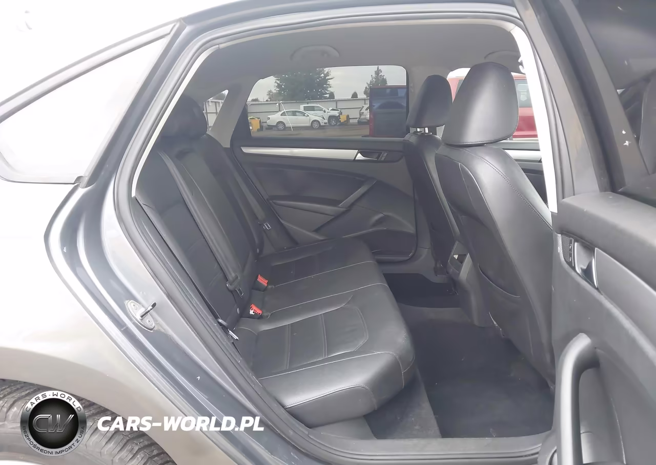 2014 Volkswagen Passat 1.8T Wolfsburg Edition VIN:1VWAT7A37EC114979 - 8