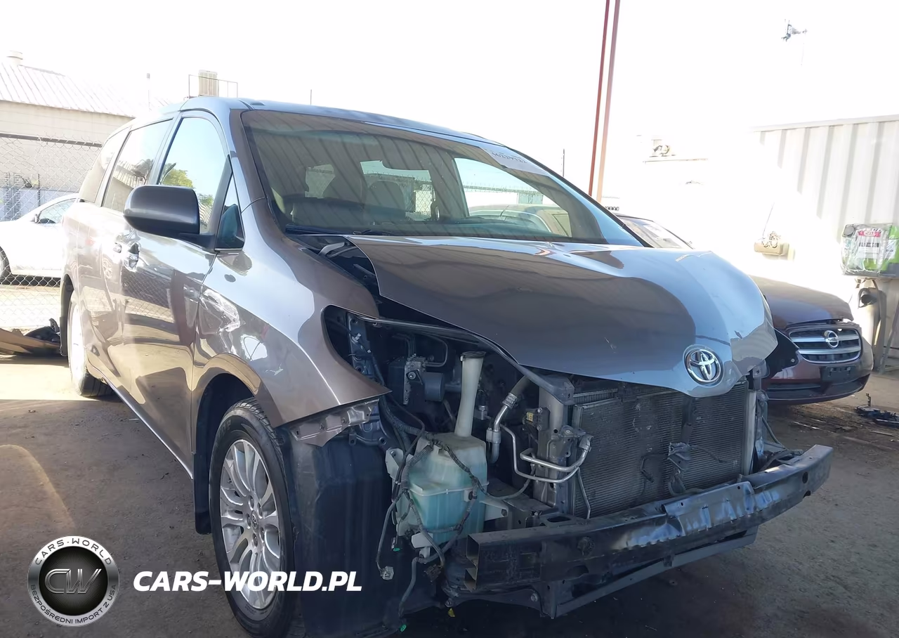 2015 Toyota Sienna Xle 8 Passenger