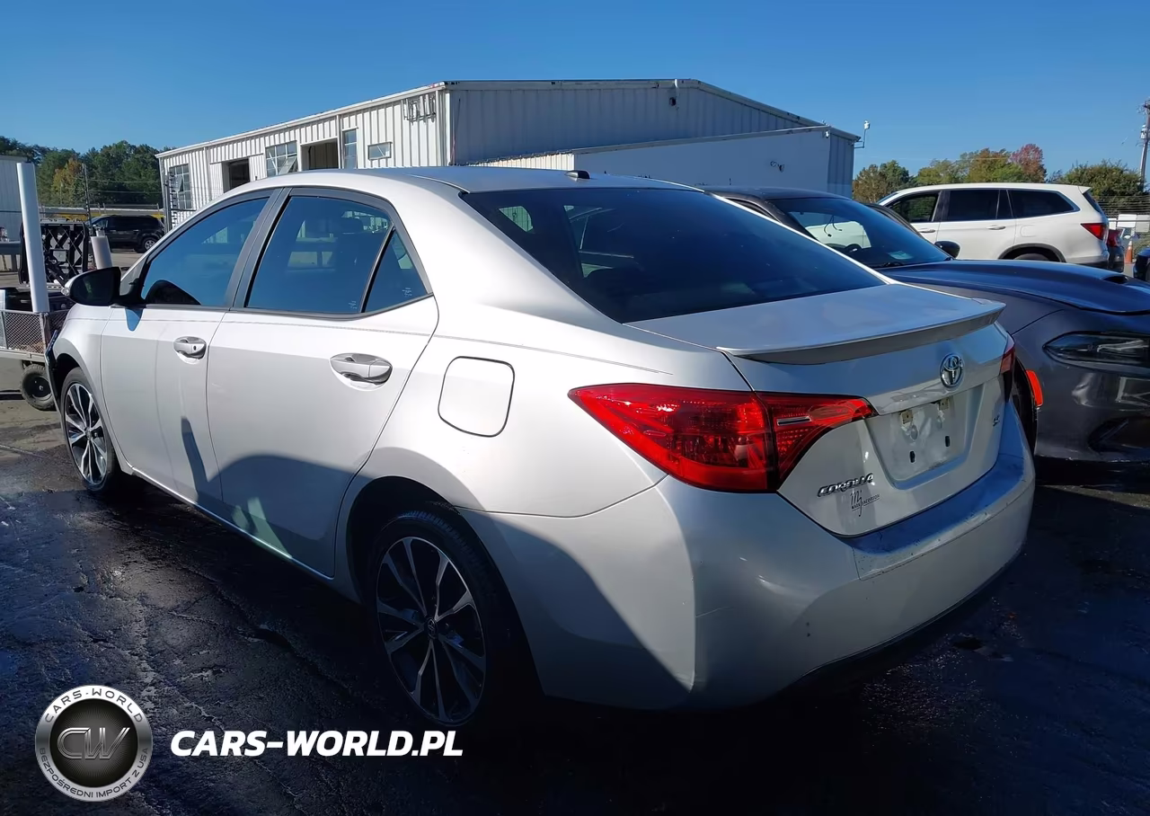 2018 Toyota Corolla Se VIN:5YFBURHE4JP766998 - 3