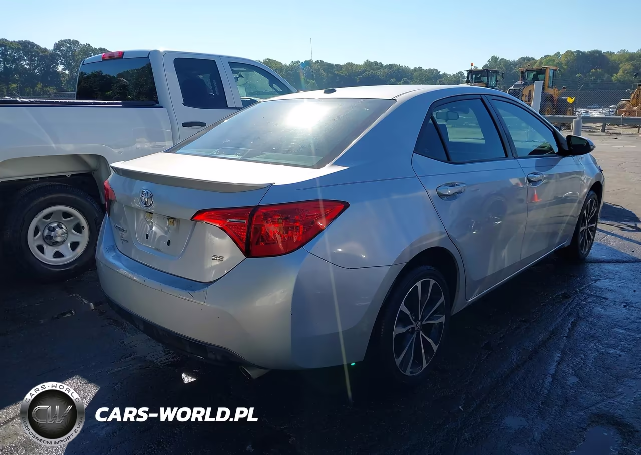 2018 Toyota Corolla Se VIN:5YFBURHE4JP766998 - 4
