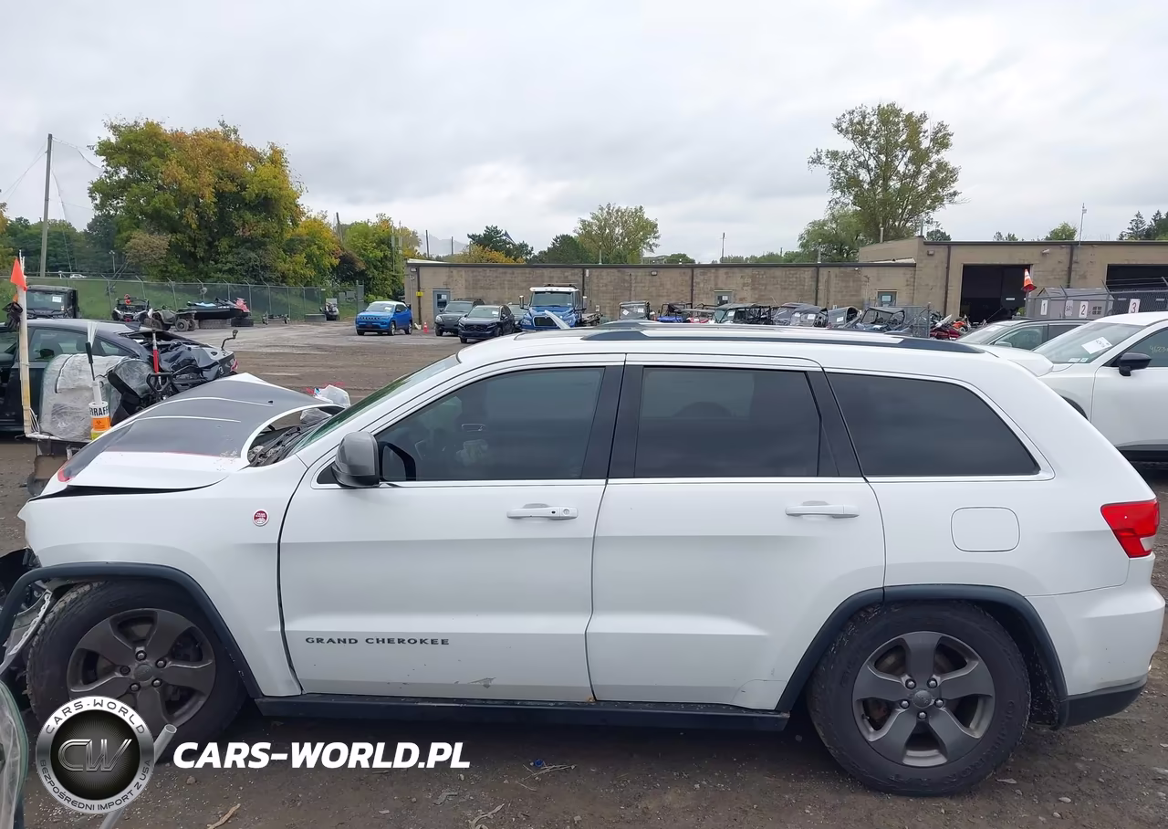 2013 Jeep Grand Cherokee Laredo Trailhawk VIN:1C4RJFAG2DC602924 - 14