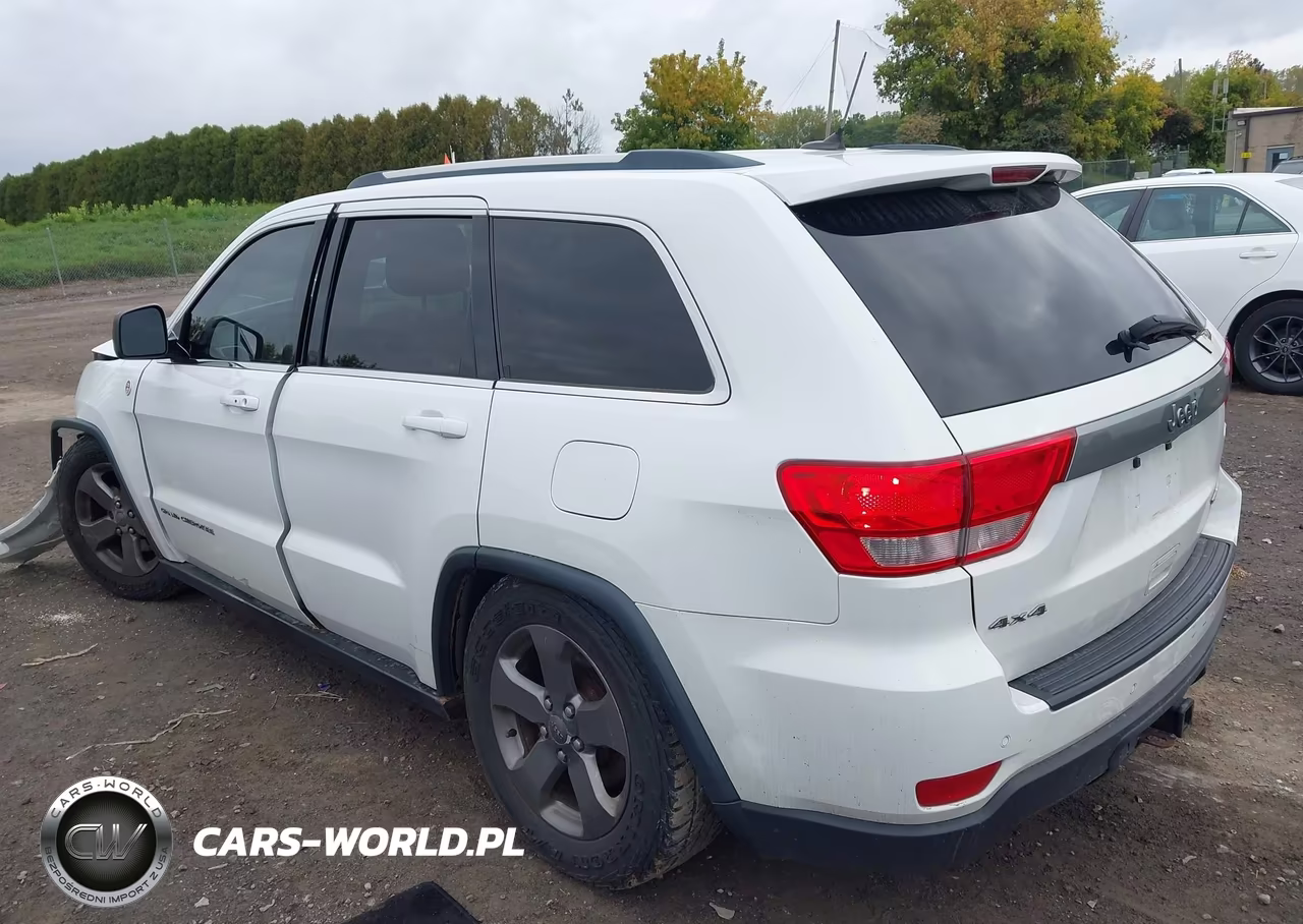 2013 Jeep Grand Cherokee Laredo Trailhawk VIN:1C4RJFAG2DC602924 - 3