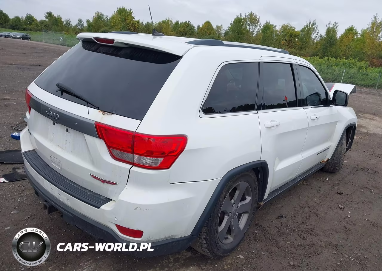 2013 Jeep Grand Cherokee Laredo Trailhawk VIN:1C4RJFAG2DC602924 - 4