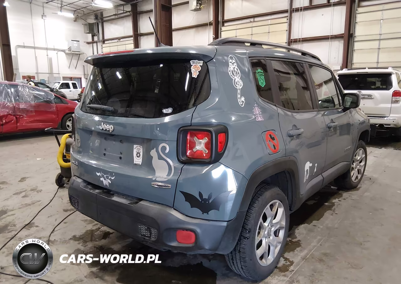 2017 Jeep Renegade Latitude 4X4 VIN:ZACCJBBB4HPG10123 - 4