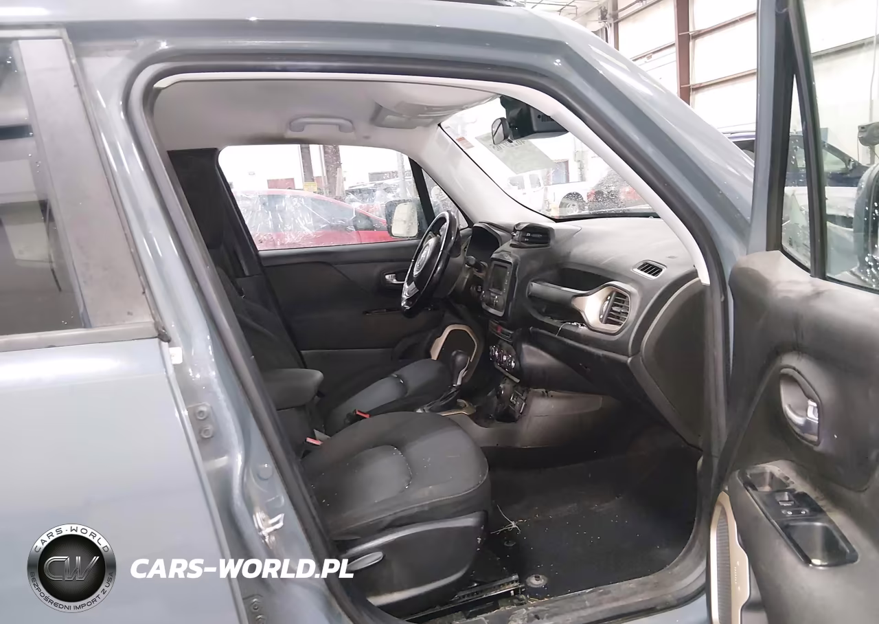2017 Jeep Renegade Latitude 4X4 VIN:ZACCJBBB4HPG10123 - 5