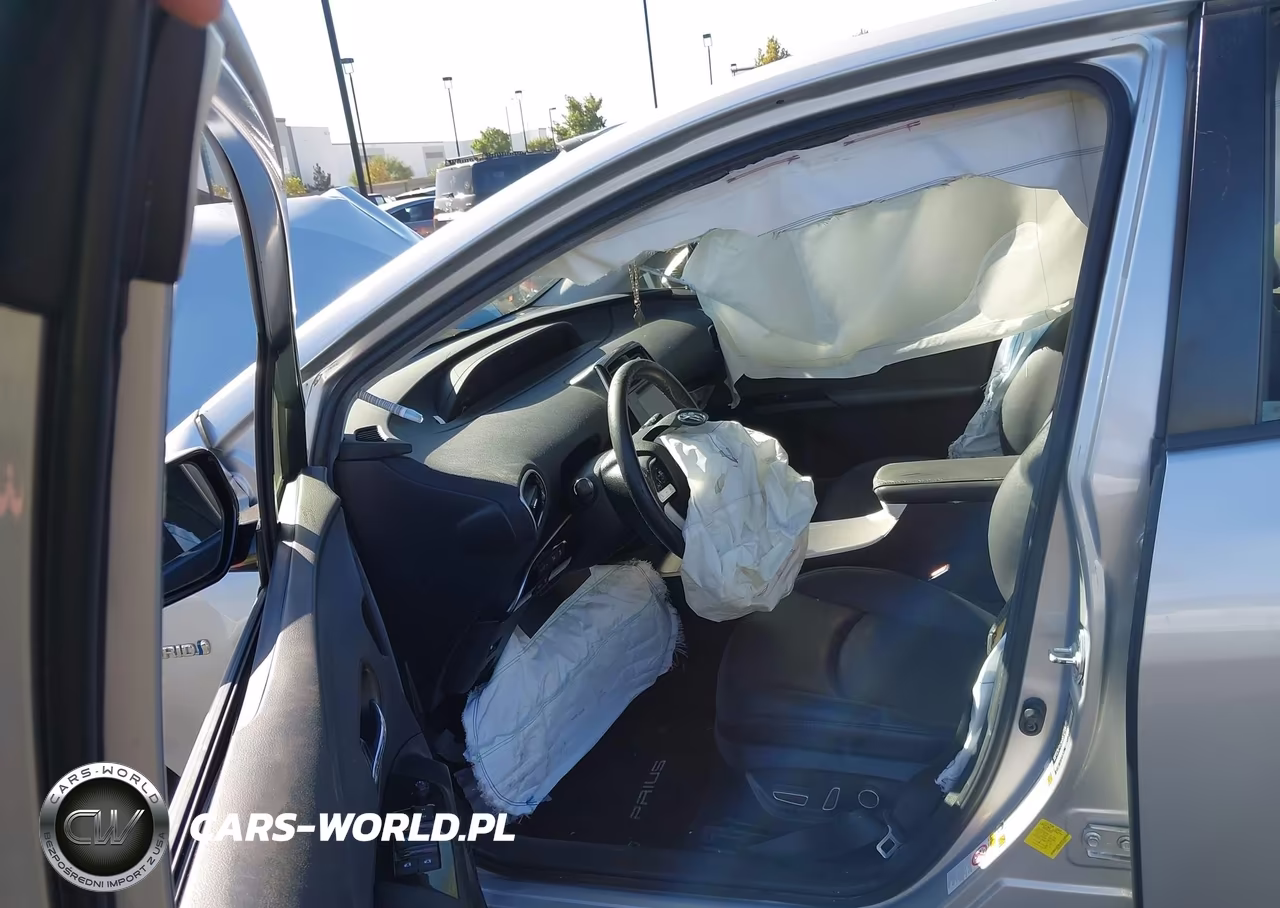 2016 Toyota Prius Four VIN:JTDKARFU5G3514231 - 5