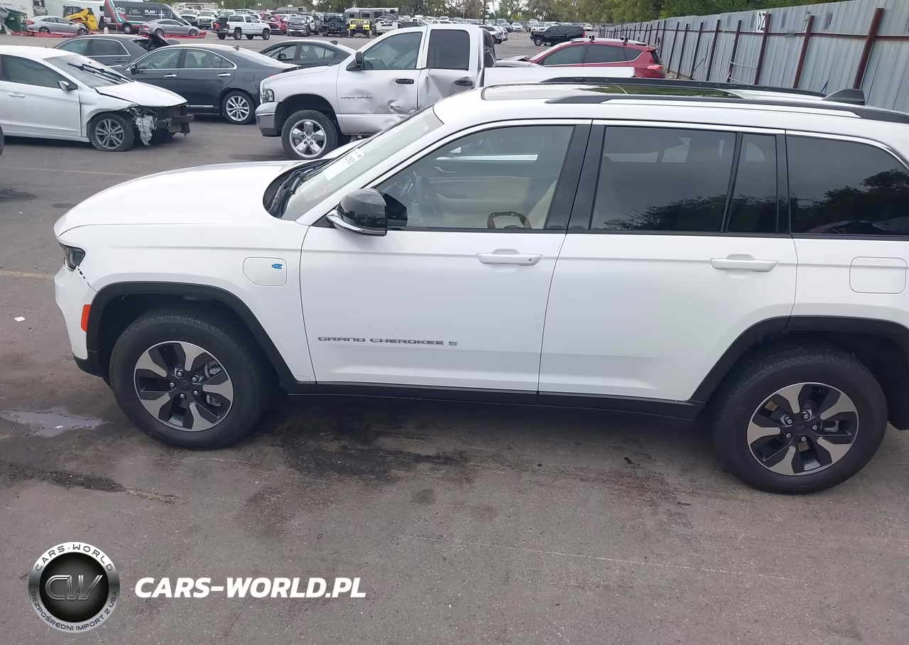 2023 Jeep Grand Cherokee 4Xe VIN:1C4RJYB60P8874946 - 14