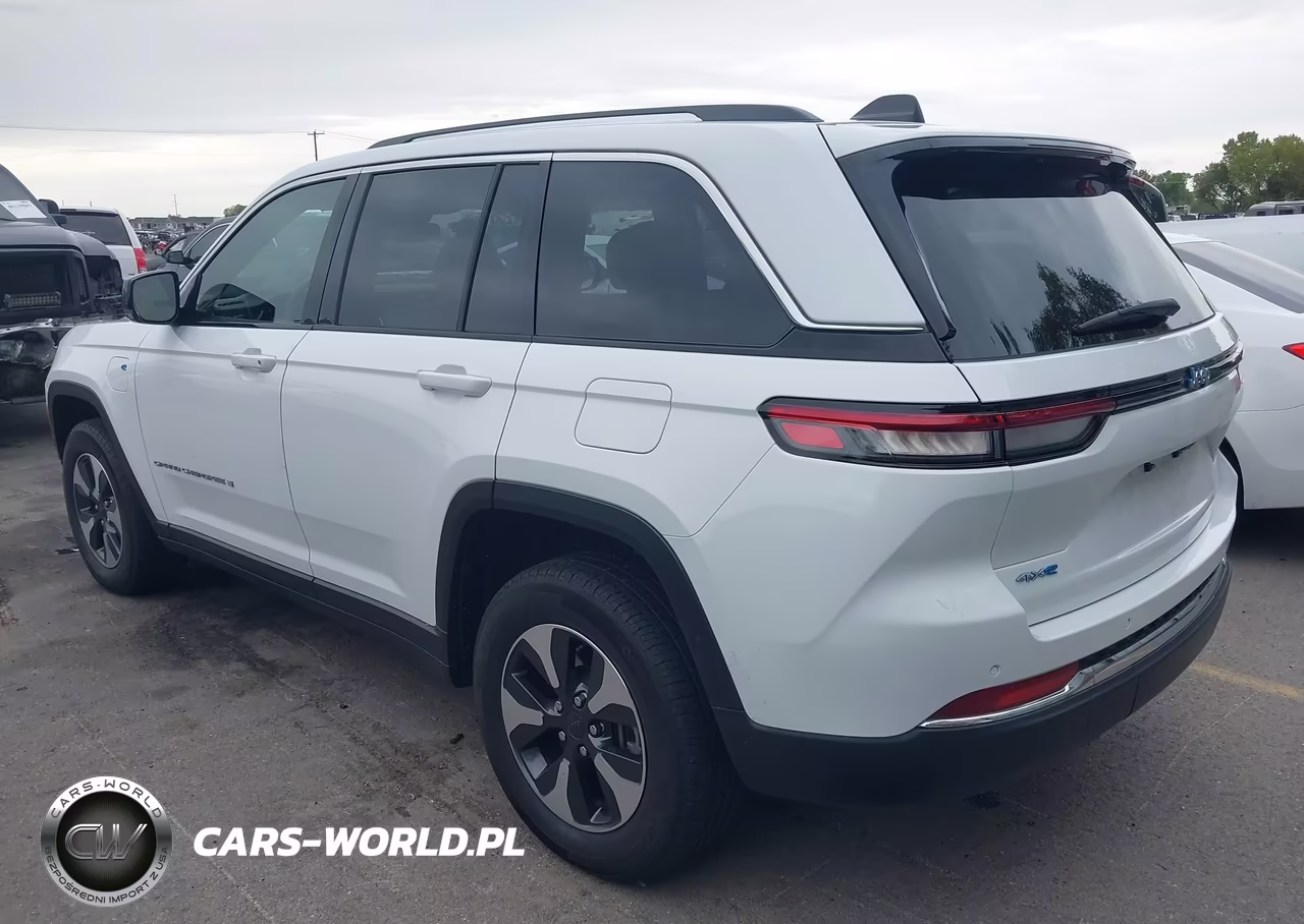 2023 Jeep Grand Cherokee 4Xe VIN:1C4RJYB60P8874946 - 3