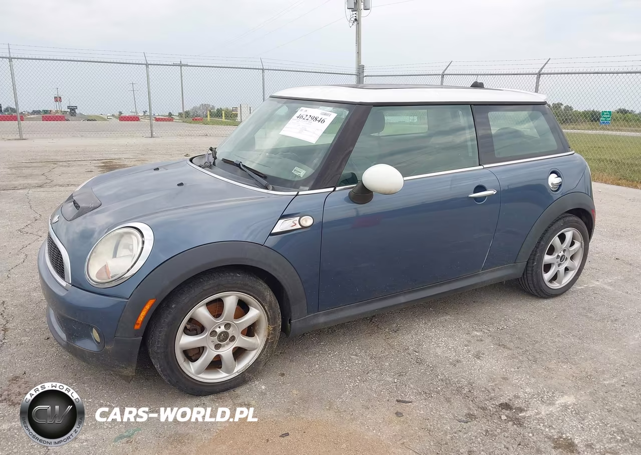 2010 Mini Cooper S VIN:WMWMF7C54ATX43452 - 2
