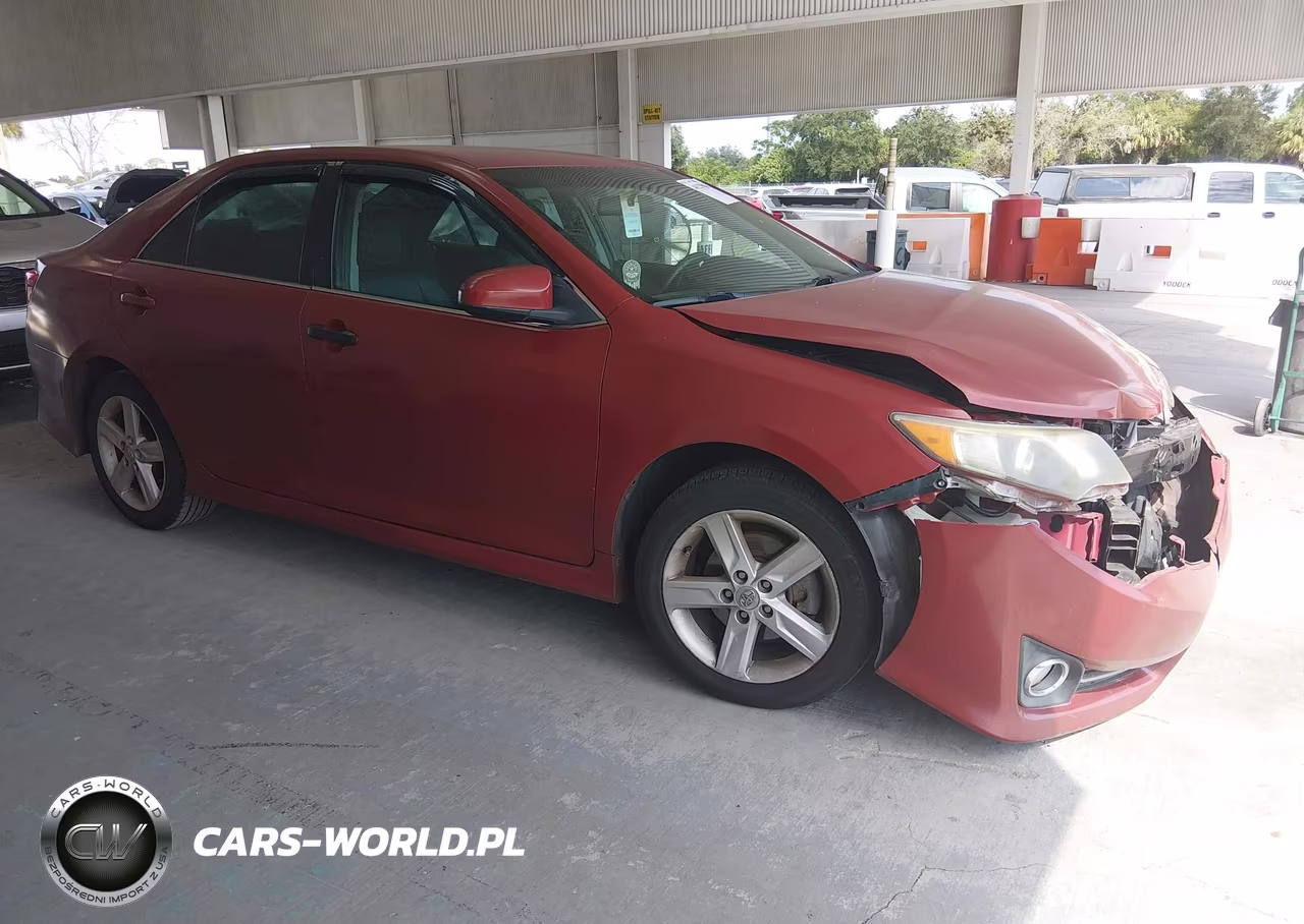 2014 Toyota Camry Se VIN:4T1BF1FK2EU832439 - 1