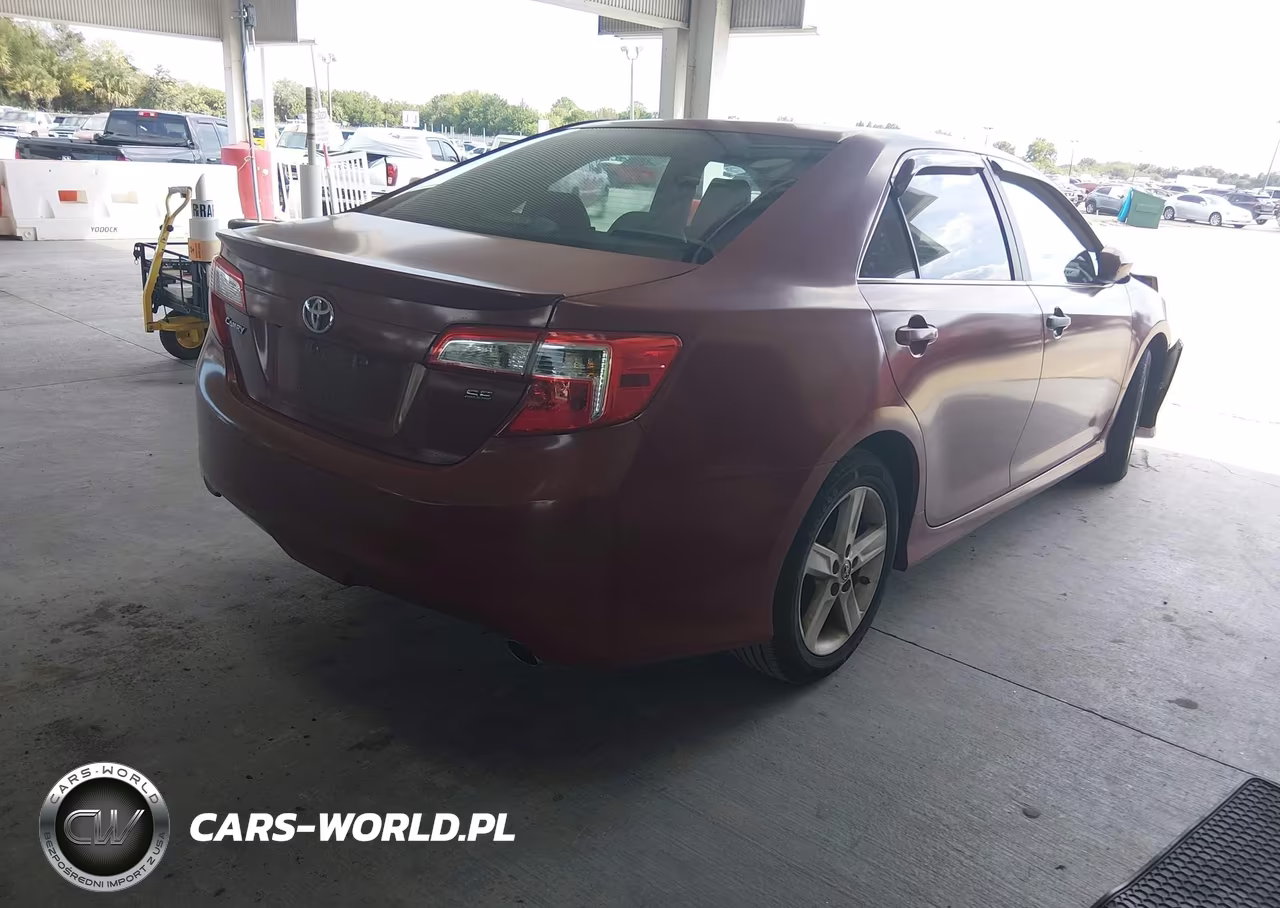 2014 Toyota Camry Se VIN:4T1BF1FK2EU832439 - 4