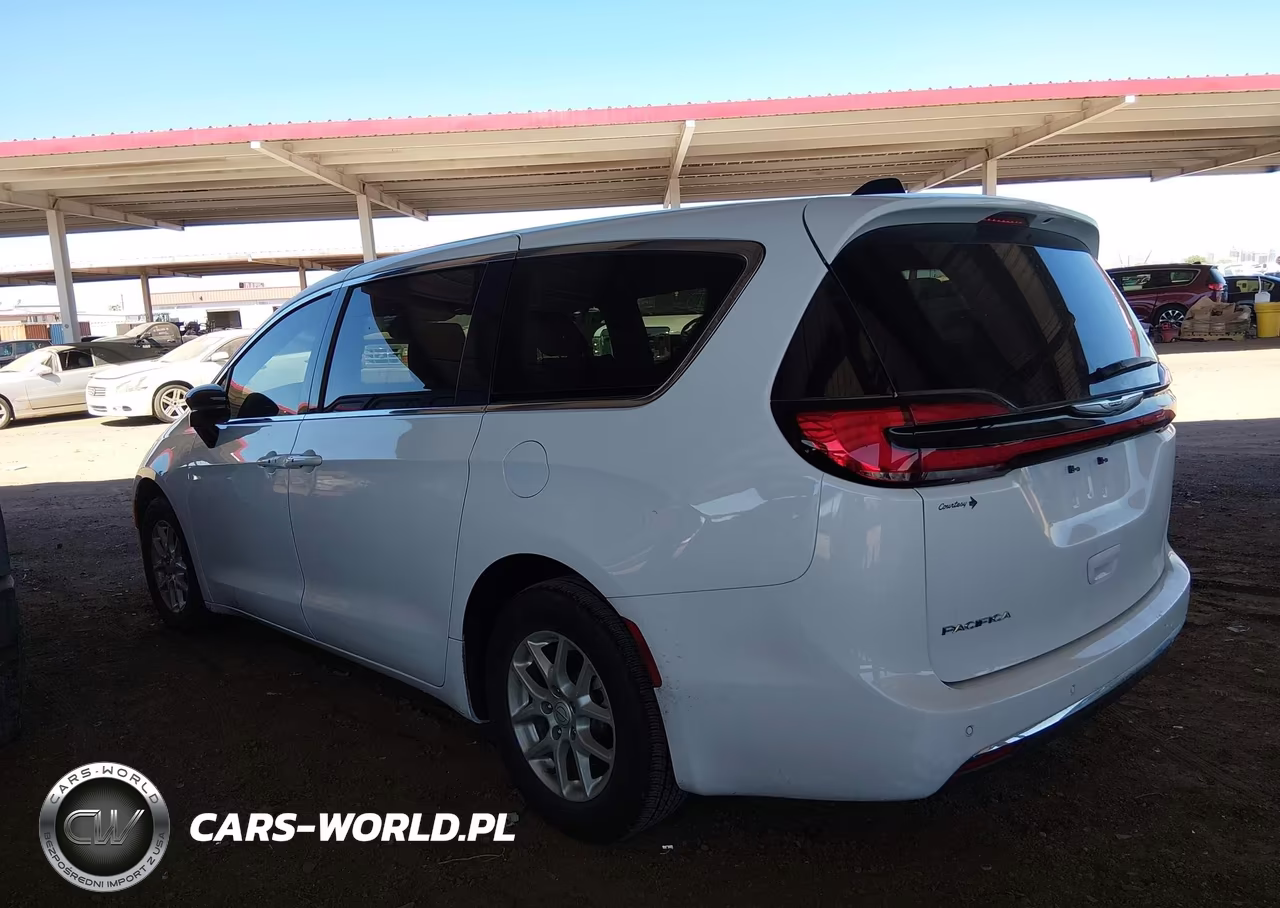 2025 Chrysler Pacifica Select VIN:2C4RC1BG6SR615837 - 13