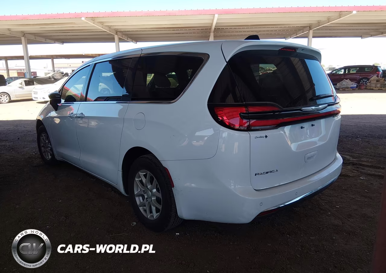 2025 Chrysler Pacifica Select VIN:2C4RC1BG6SR615837 - 3
