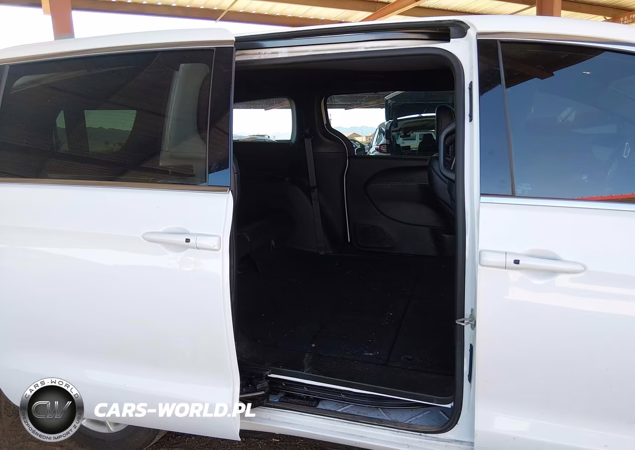 2025 Chrysler Pacifica Select VIN:2C4RC1BG6SR615837 - 8