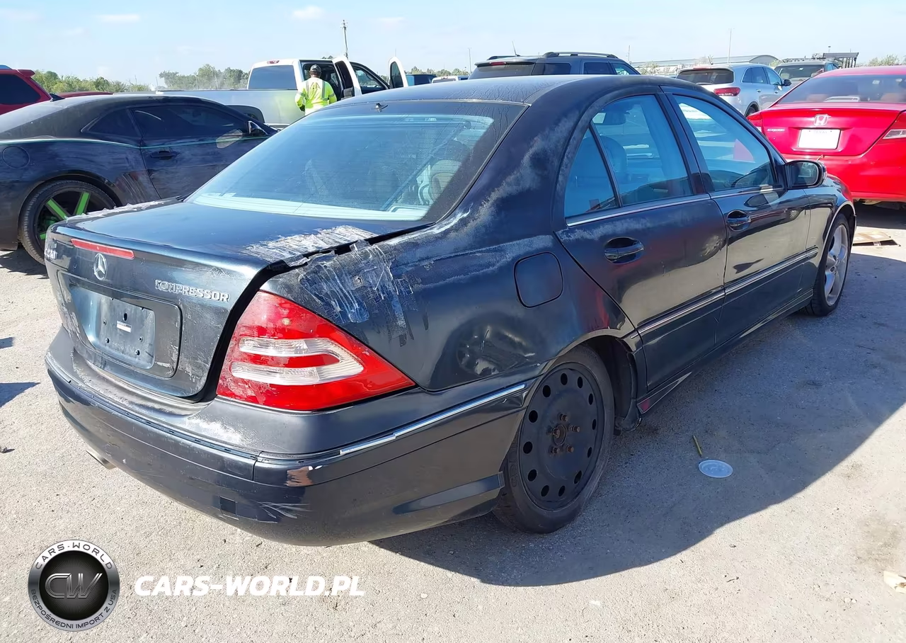2005 Mercedes-Benz C 230 Kompressor Sport VIN:WDBRF40J05F667711 - 4