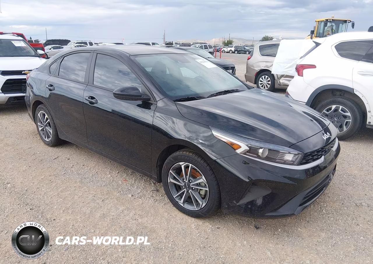 2024 Kia Forte Lxs