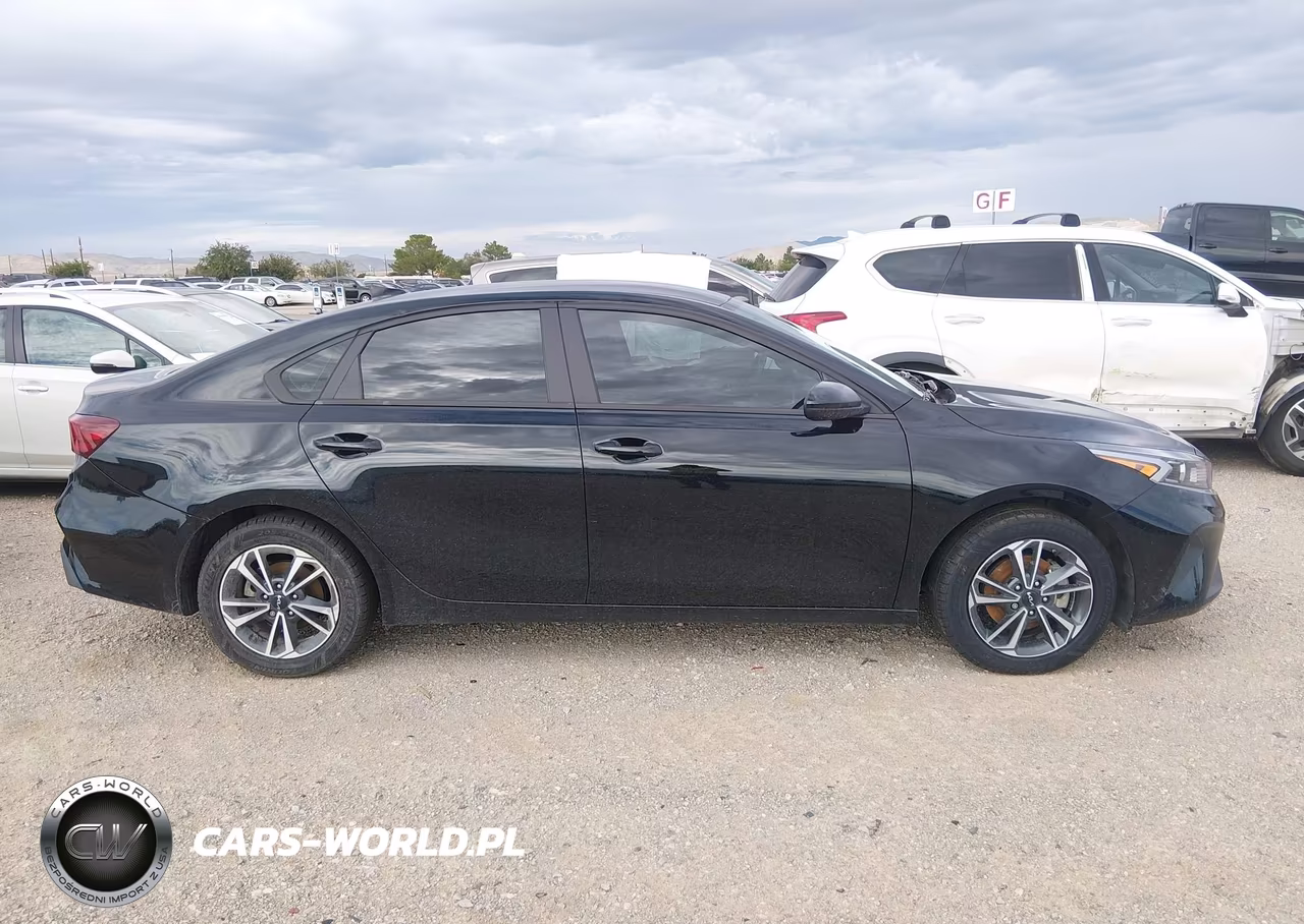 2024 Kia Forte Lxs VIN:3KPF24AD5RE816834 - 13