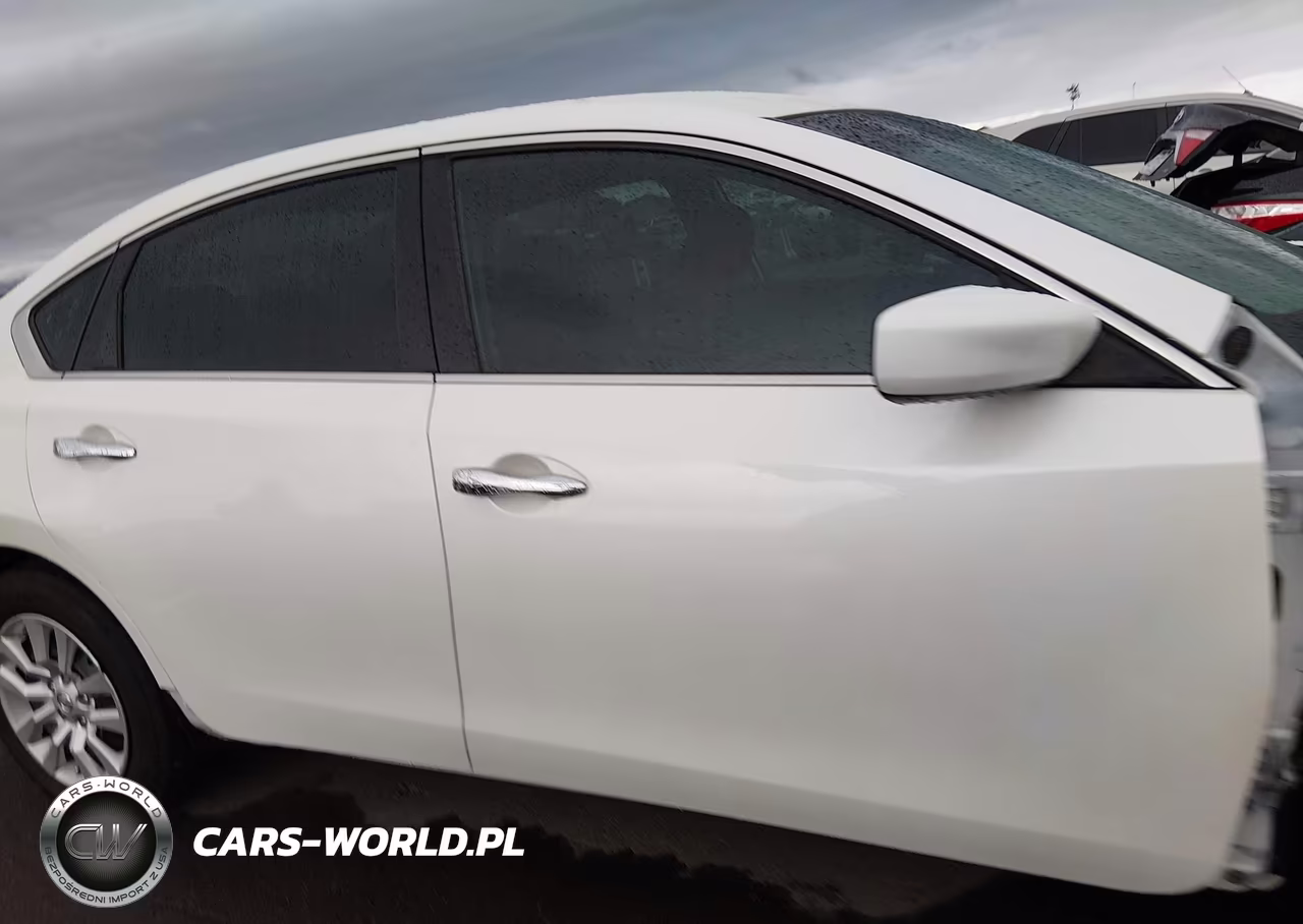 2015 Nissan Altima 2.5 S VIN:1N4AL3AP4FC413383 - 14