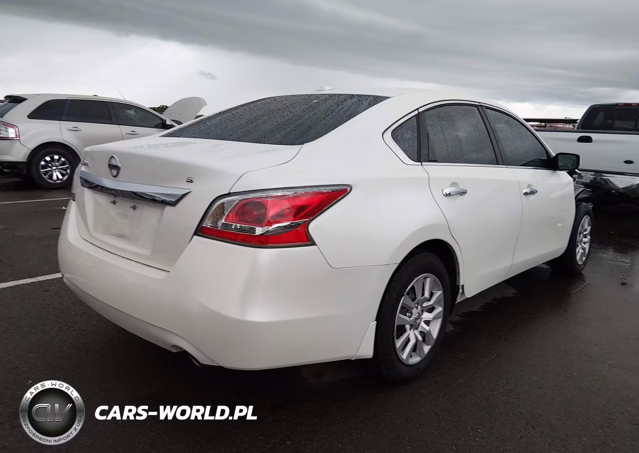 2015 Nissan Altima 2.5 S VIN:1N4AL3AP4FC413383 - 4