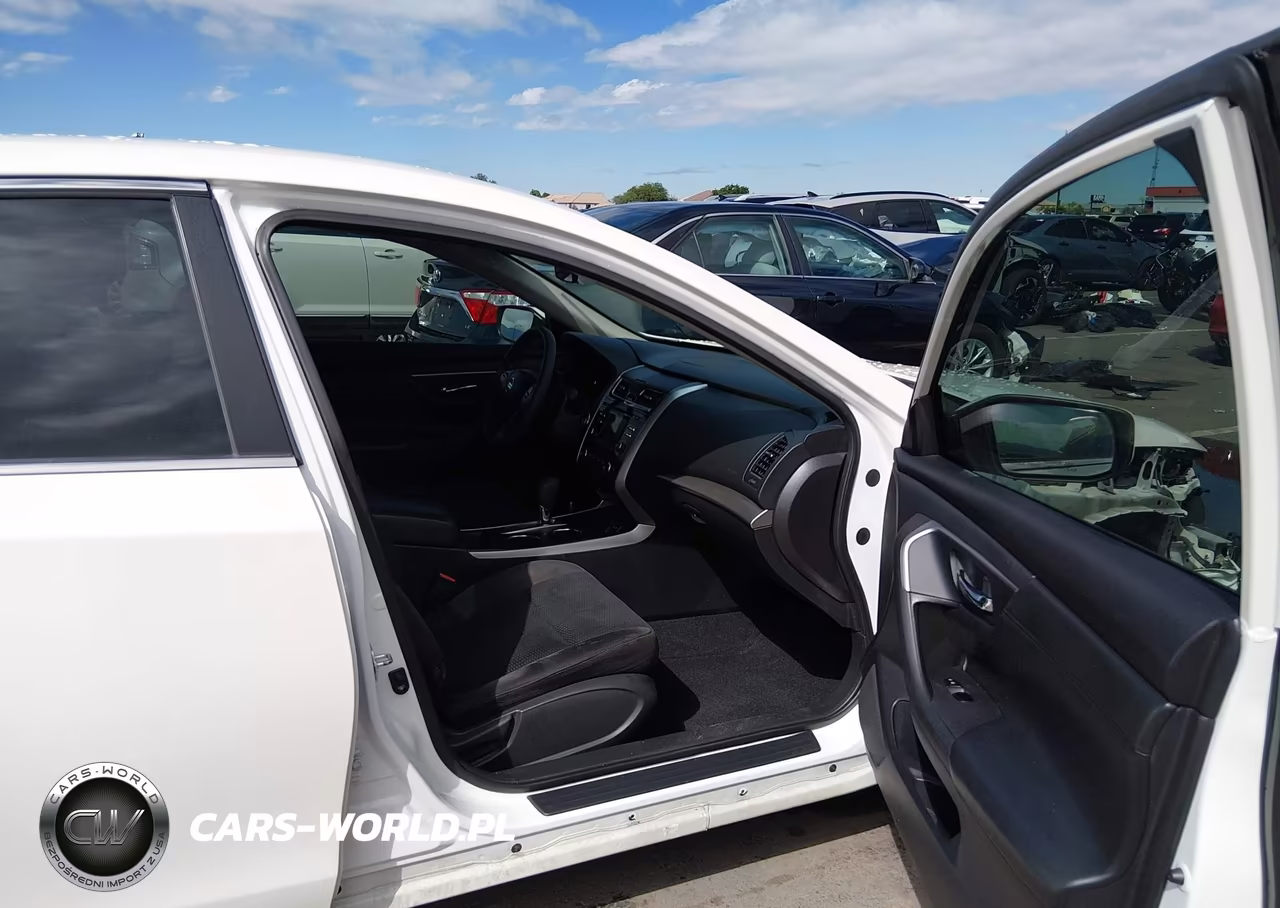 2015 Nissan Altima 2.5 S VIN:1N4AL3AP4FC413383 - 5