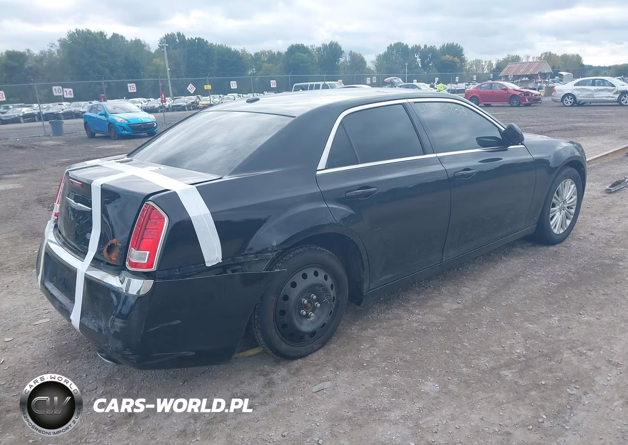 2014 Chrysler 300 VIN:2C3CCARG5EH383869 - 4