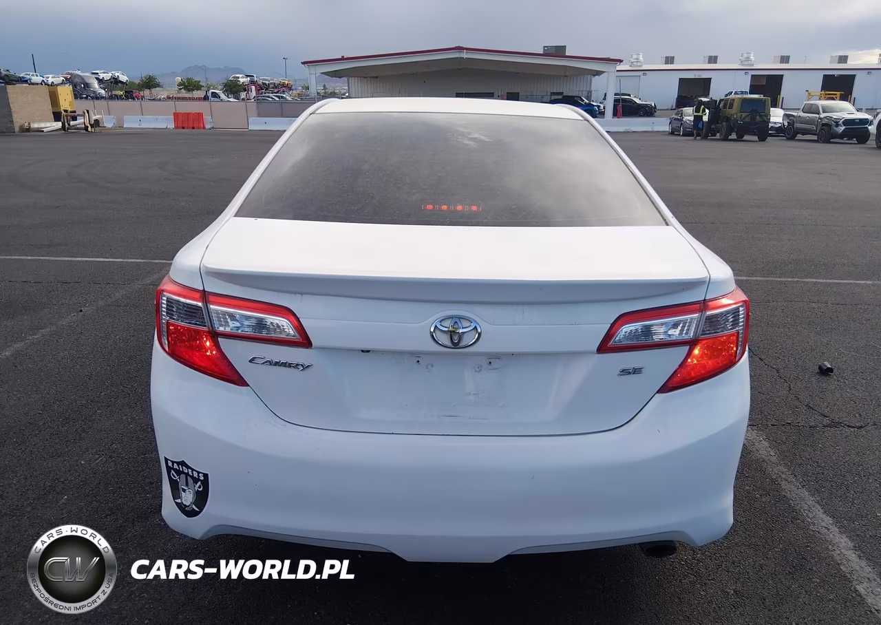 2014 Toyota Camry Se VIN:4T1BF1FK1EU408024 - 17