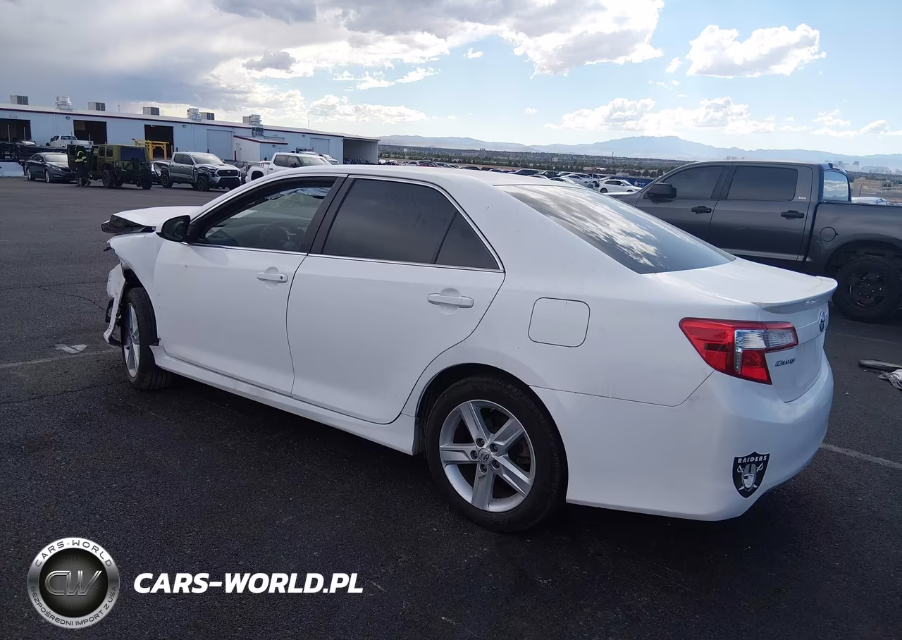 2014 Toyota Camry Se VIN:4T1BF1FK1EU408024 - 3
