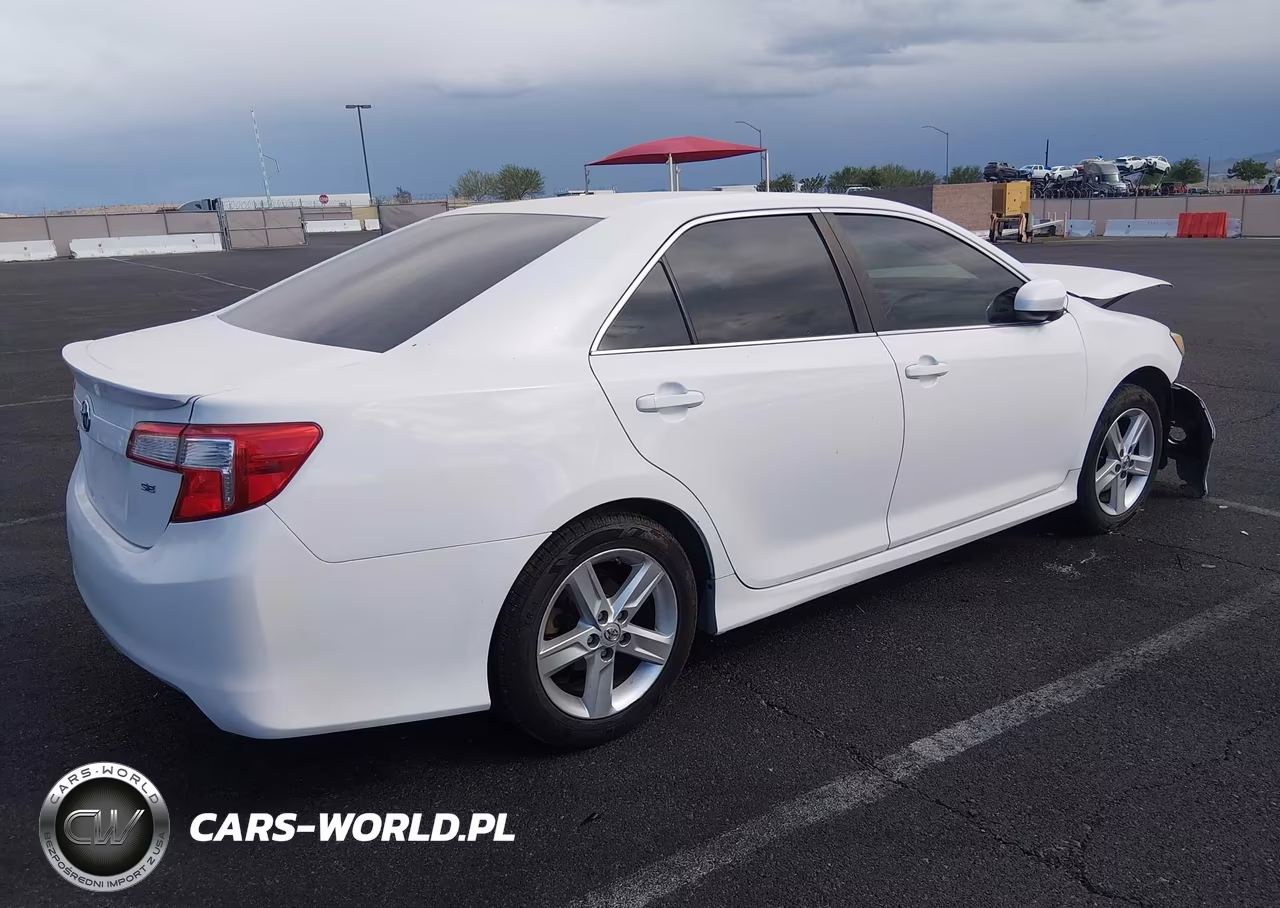 2014 Toyota Camry Se VIN:4T1BF1FK1EU408024 - 4