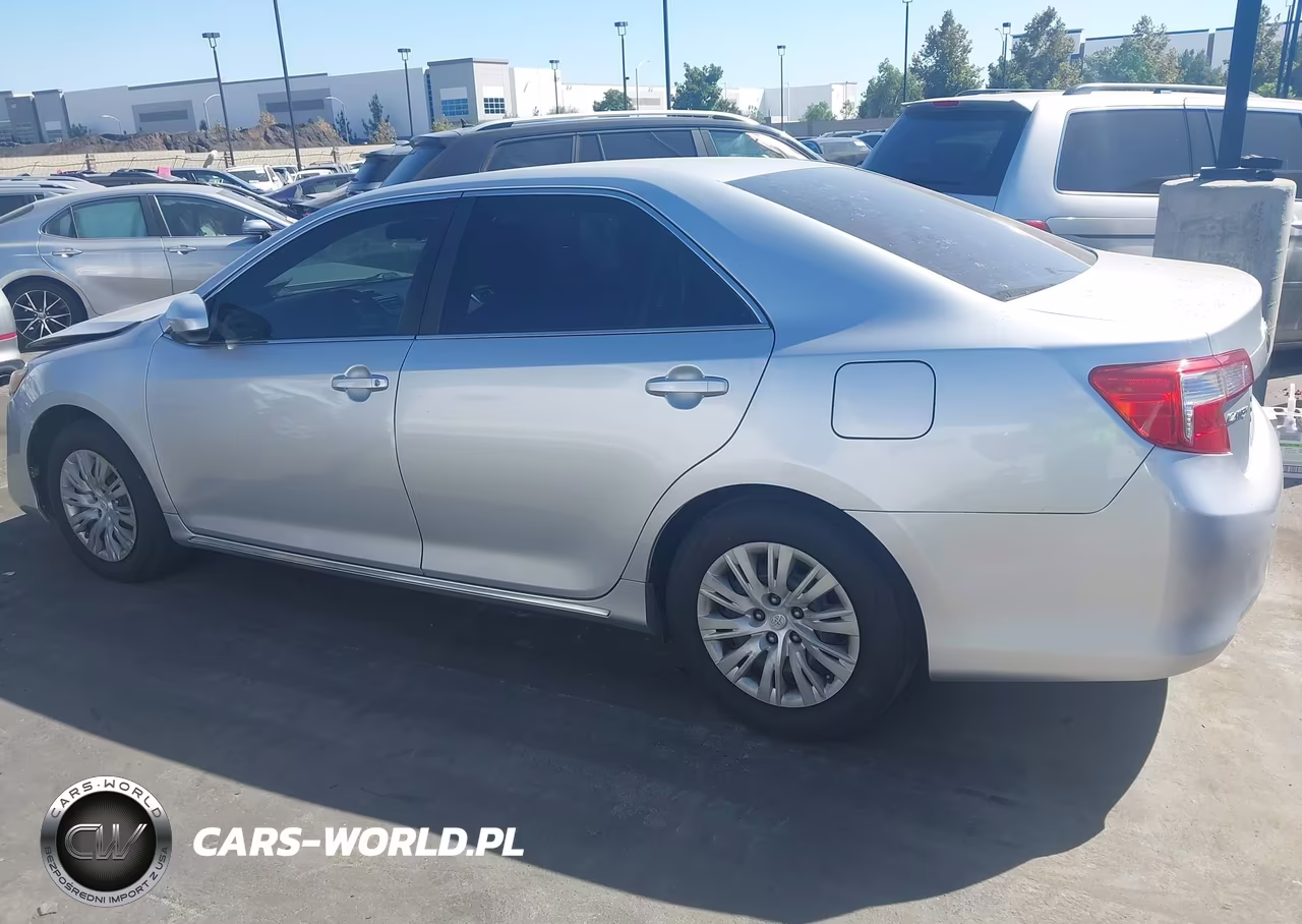 2014 Toyota Camry Le VIN:4T4BF1FK2ER443600 - 15