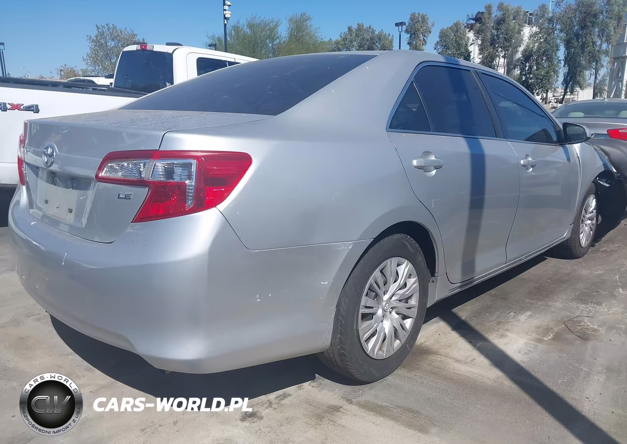 2014 Toyota Camry Le VIN:4T4BF1FK2ER443600 - 4