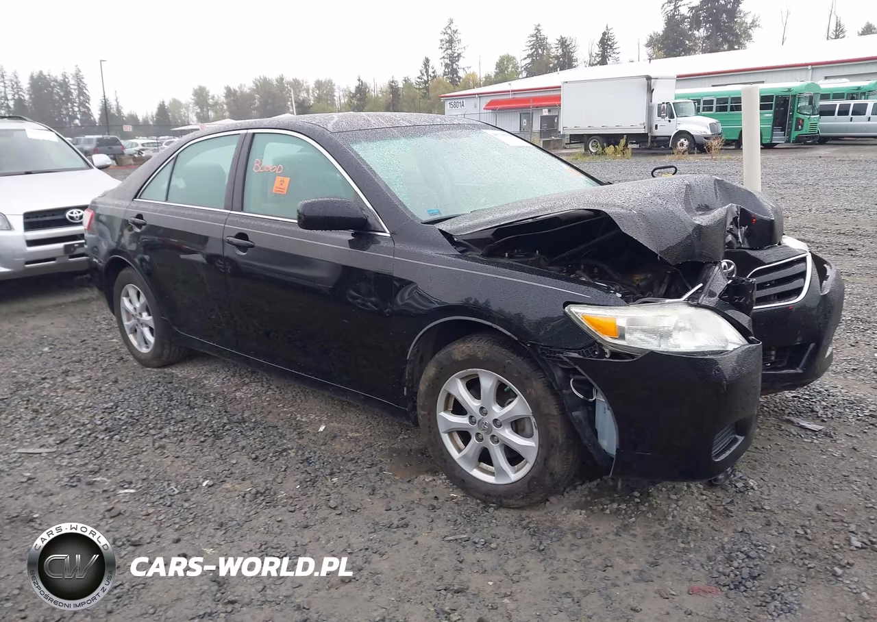 2010 Toyota Camry Le – zdjęcie 1 z 18