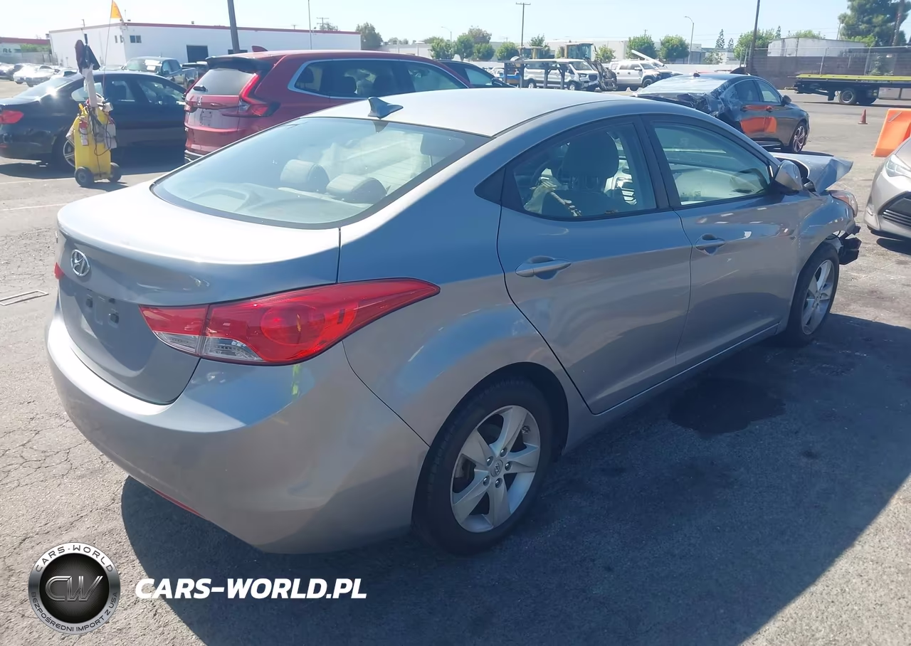 2013 Hyundai Elantra Gls VIN:KMHDH4AE8DU987985 - 4