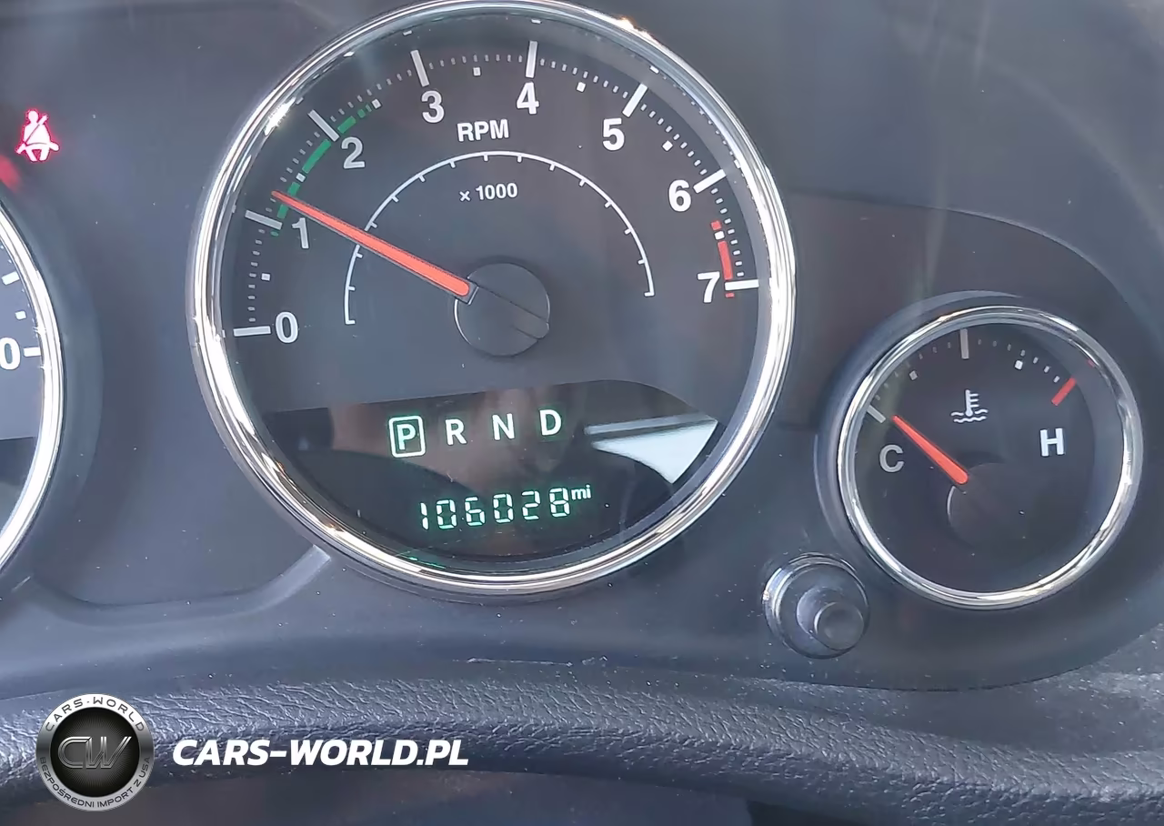 2017 Jeep Wrangler Unlimited Sport 4X4 VIN:1C4BJWDGXHL645880 - 15