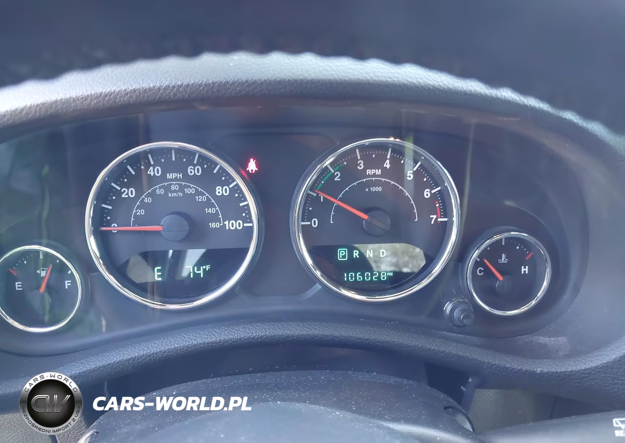 2017 Jeep Wrangler Unlimited Sport 4X4 VIN:1C4BJWDGXHL645880 - 17