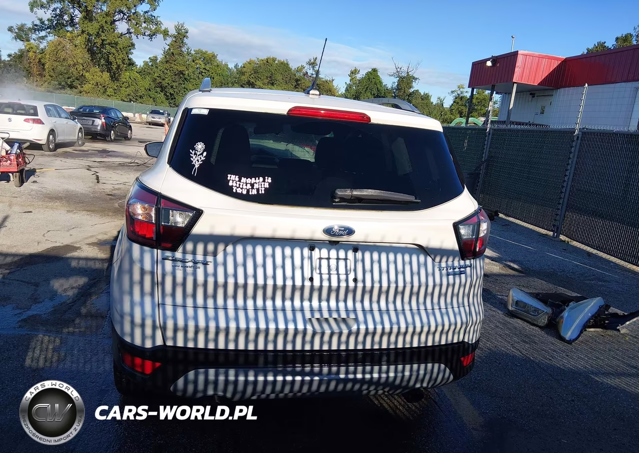 2018 Ford Escape Titanium VIN:1FMCU9J98JUB80062 - 17