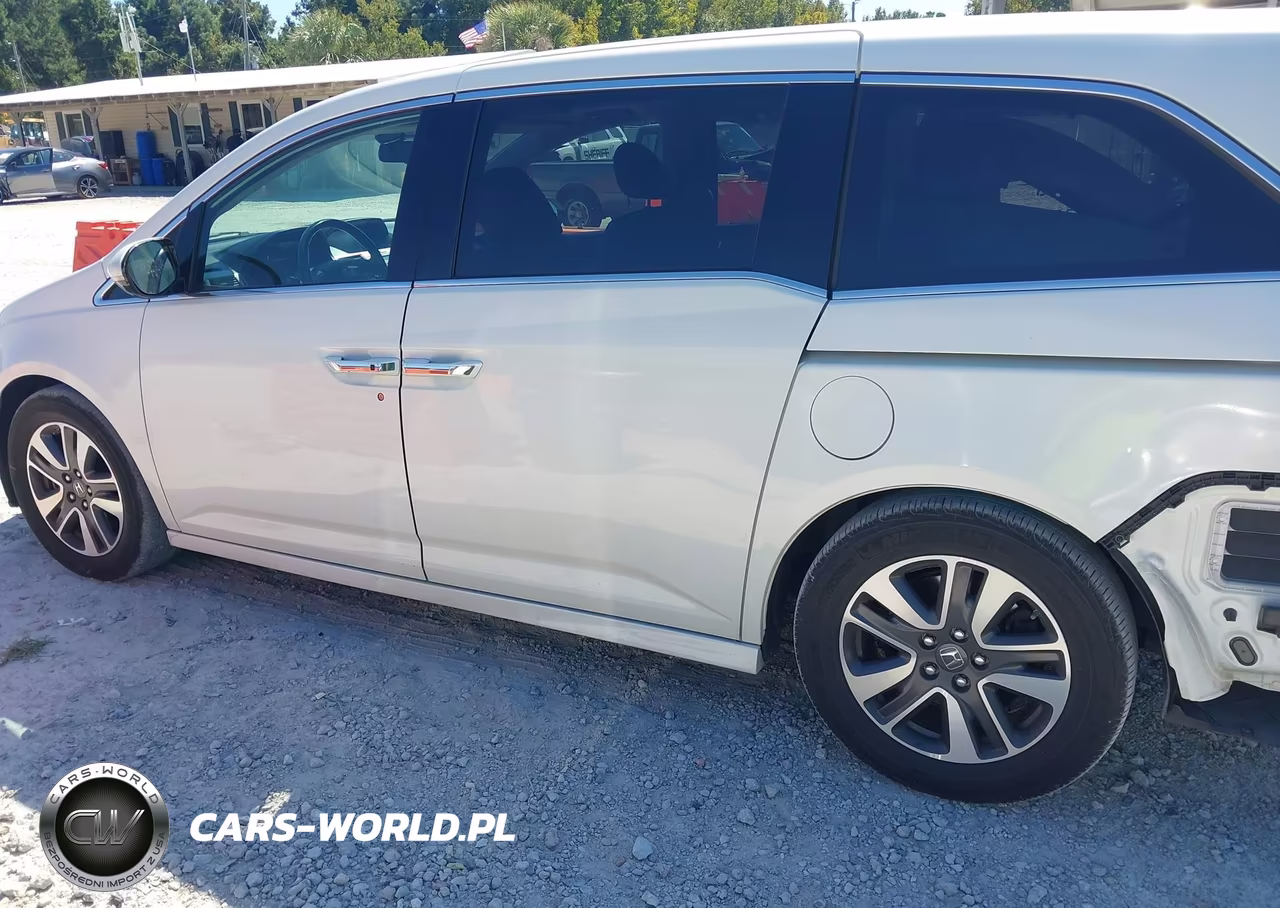 2015 Honda Odyssey Touring-Touring Elite VIN:5FNRL5H90FB020659 - 14