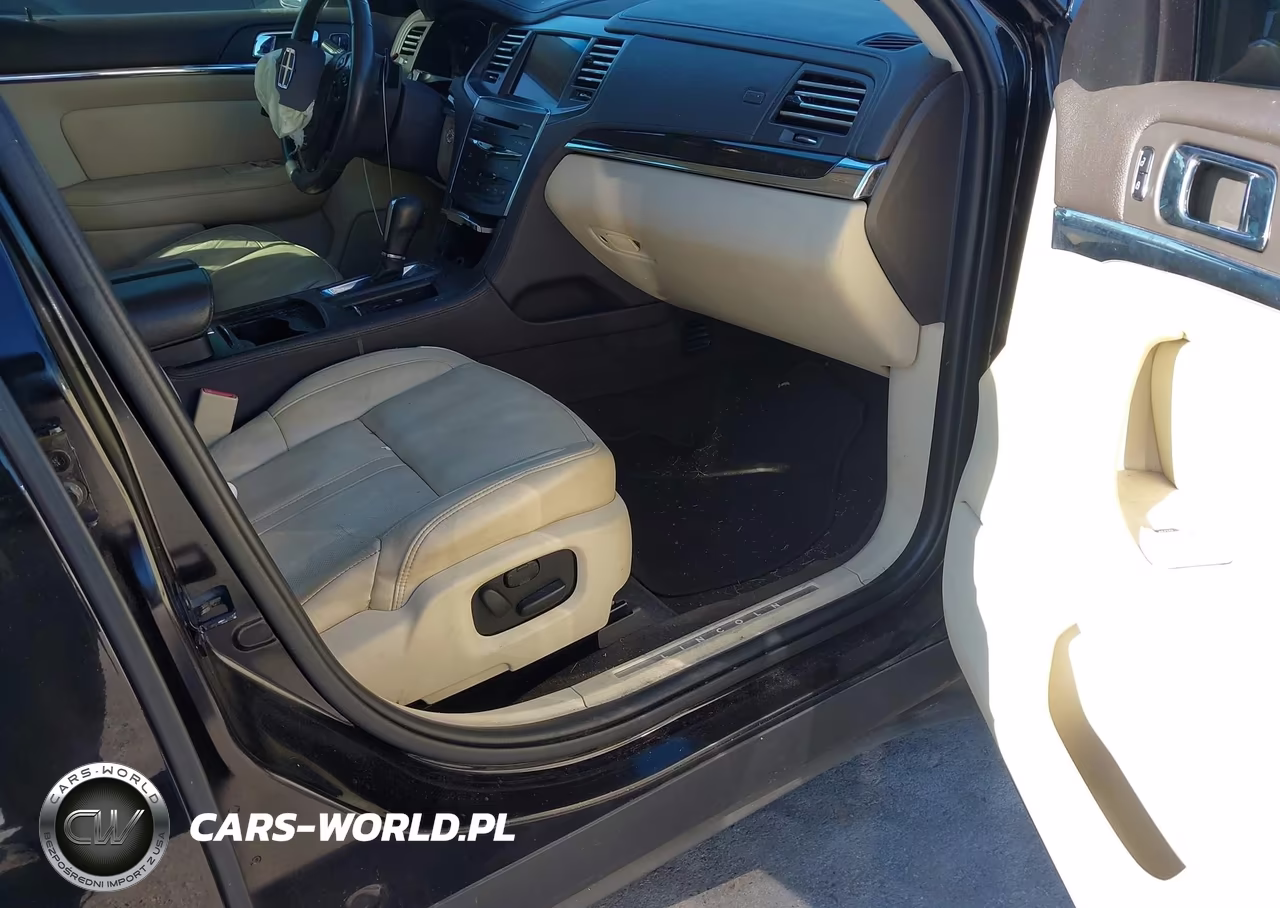 LINCOLN MKS VIN:1LNHL9DK9GG601785 - 5