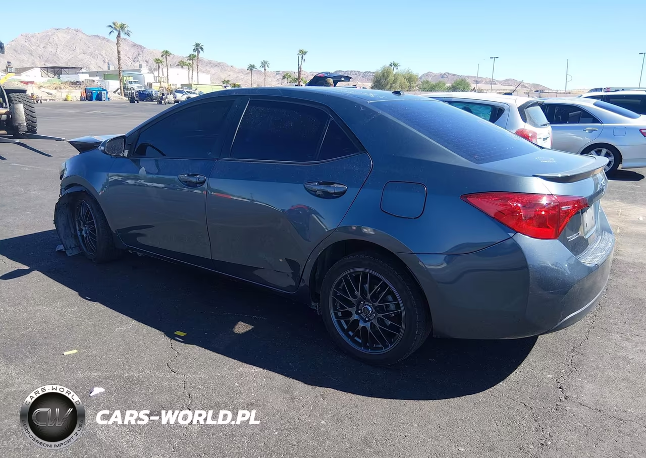 2017 Toyota Corolla Se VIN:5YFBURHE2HP597574 - 3