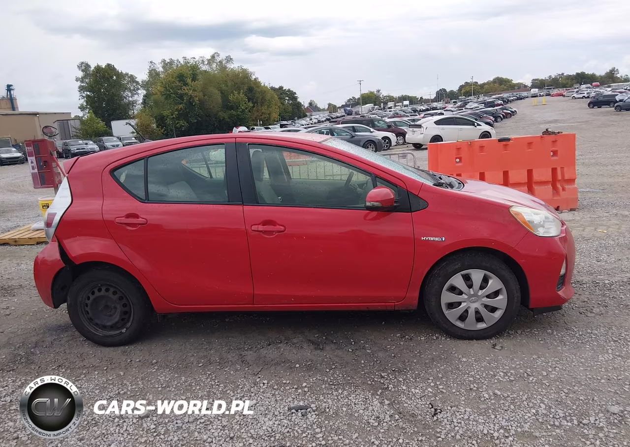 2014 Toyota Prius C One VIN:JTDKDTB32E1078562 - 13